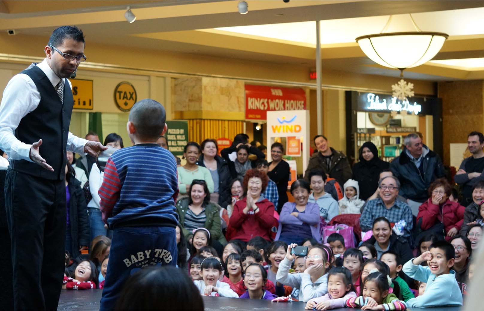 Magic Wij performing for a crowd